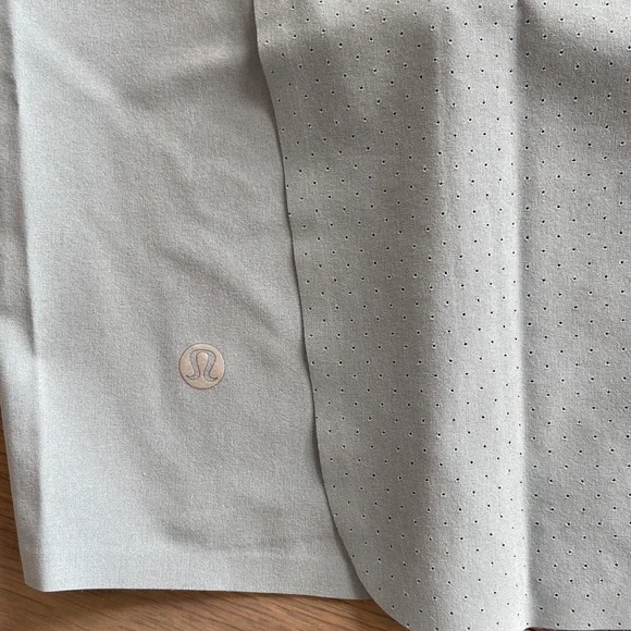 Lululemon Find Your Pace Tank
Blue Cast Reflective - Picture 6 of 9